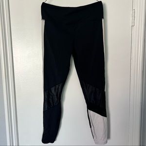 Alala medium 7/8 black leggings.